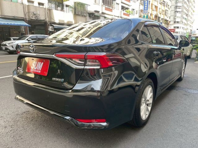 摸門解鎖 恆溫空調 免鑰匙啟動 ACC跟車 盲點偵測 Car Play 車道維持  第20張相片