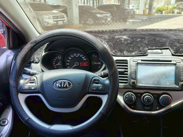 輕巧可愛 代步省油 藍牙影音 倒車顯影 倒車雷達 多功能方向盤  第4張相片