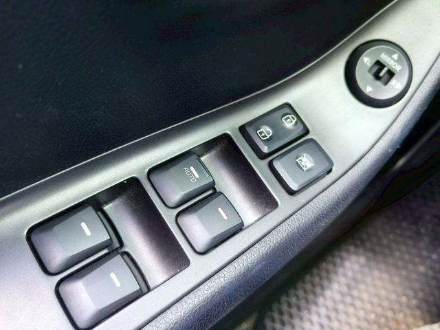 輕巧可愛 代步省油 藍牙影音 倒車顯影 倒車雷達 多功能方向盤  第10張相片