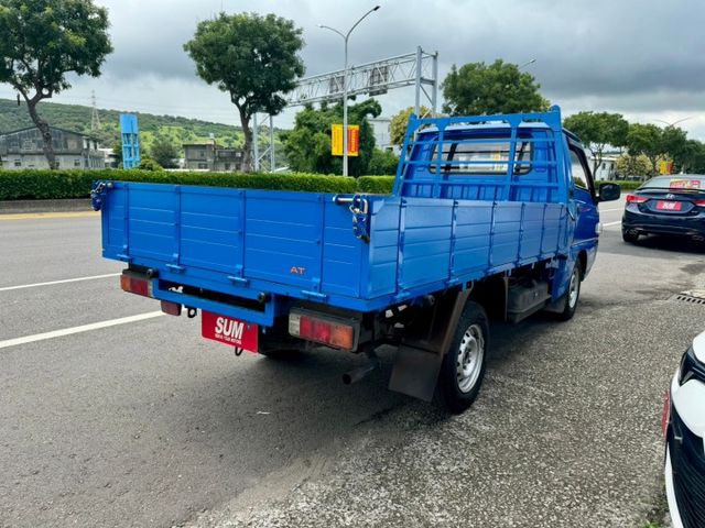 貨車買得利卡 讓你省油又有力 後斗全新買到賺到!!車庫車 車況很好~看外觀跟內裝就知道有再顧~車漂亮 趕緊來店賞車!!  第3張相片
