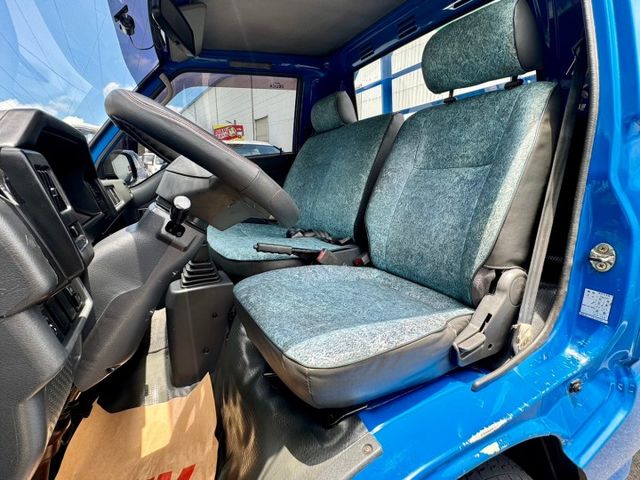 貨車買得利卡 讓你省油又有力 後斗全新買到賺到!!車庫車 車況很好~看外觀跟內裝就知道有再顧~車漂亮 趕緊來店賞車!!  第7張相片