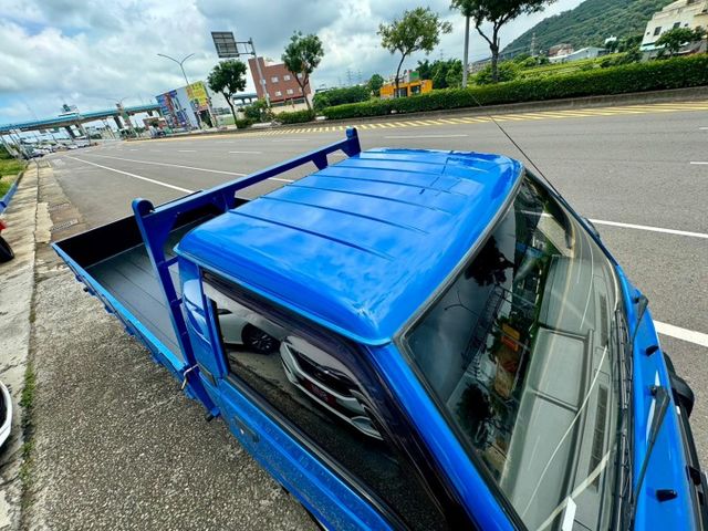 貨車買得利卡 讓你省油又有力 後斗全新買到賺到!!車庫車 車況很好~看外觀跟內裝就知道有再顧~車漂亮 趕緊來店賞車!!  第11張相片