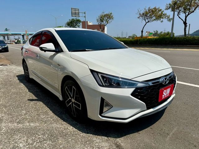 低哩程～Elantrasport極速版 配備滿 摸門 盲點 360度環景 空力套件 好開又有力 錯過就沒囉！趕緊來店賞車  第2張相片