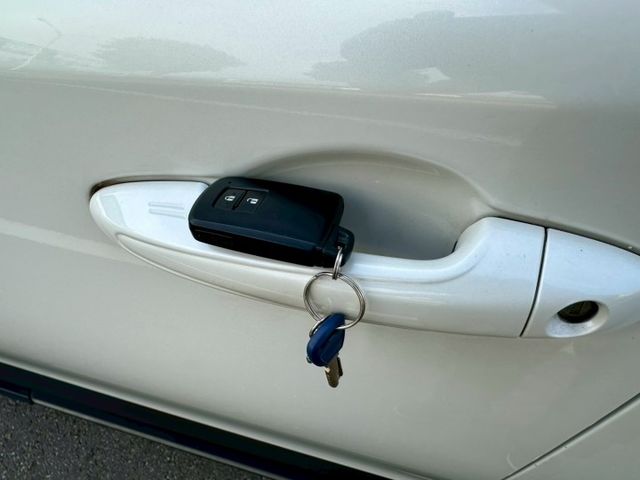尊爵版小改款 ACC AppleCarPlay 摸門i-key  觸控螢幕3D衛星導航 數位電視 車漂亮趕緊來店賞車  第17張相片