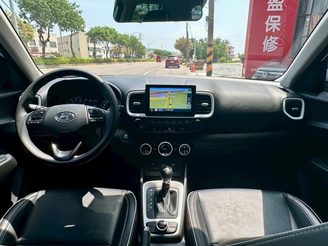 熱門小休旅GLB版 定速IKEY 衛星導航 AppleCarp 藍芽 倒車顯影 車漂亮 原廠保養 趕緊來電賞車  第7張相片