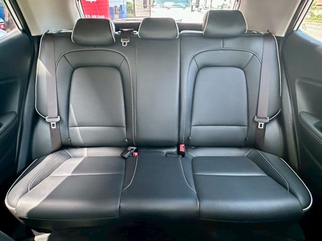 熱門小休旅GLB版 定速IKEY 衛星導航 AppleCarp 藍芽 倒車顯影 車漂亮 原廠保養 趕緊來電賞車  第8張相片
