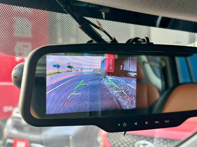 精緻版 定速 倒車顯影 光感應頭燈 電動後視鏡 後視鏡方向指示燈 USB插槽 車漂亮@趕緊來店賞車  第15張相片