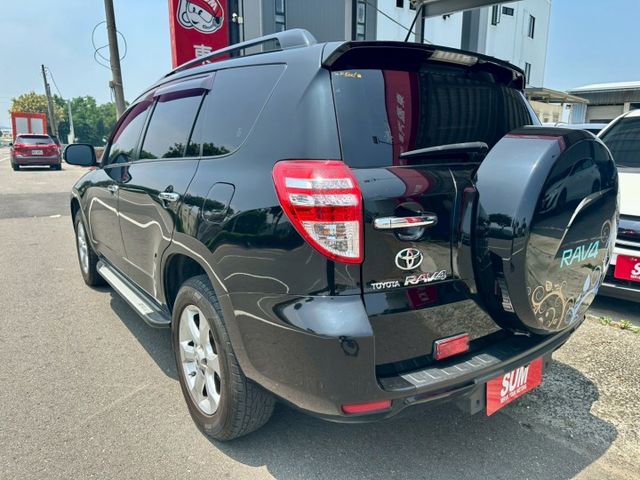 進口RAV4 G版 天窗 電動椅 定速 衛星導航 倒車顯影 藍芽 雙區恆溫 車頂行李架 車漂亮 趕緊來店賞車  第4張相片