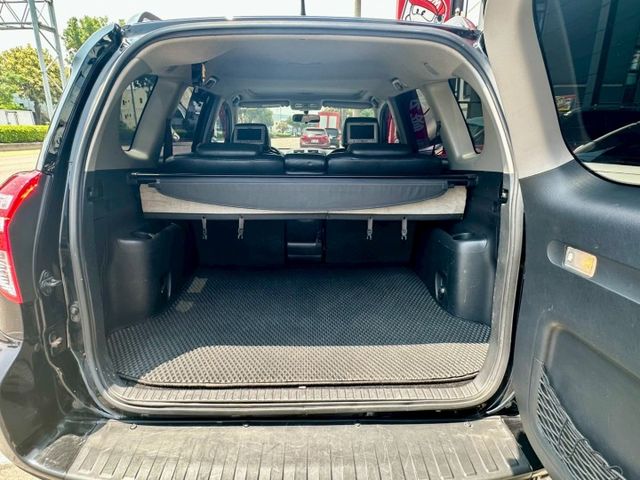 進口RAV4 G版 天窗 電動椅 定速 衛星導航 倒車顯影 藍芽 雙區恆溫 車頂行李架 車漂亮 趕緊來店賞車  第9張相片