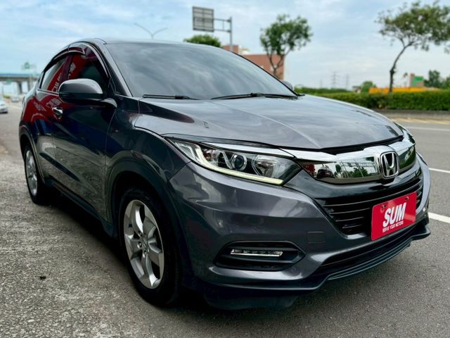 小休旅 VTi-S版 LED日行燈尾燈 Ikey 摸門 定速 快撥 倒車顯影 衛星導航 安卓機 車漂亮!趕緊來店賞車!  第2張相片