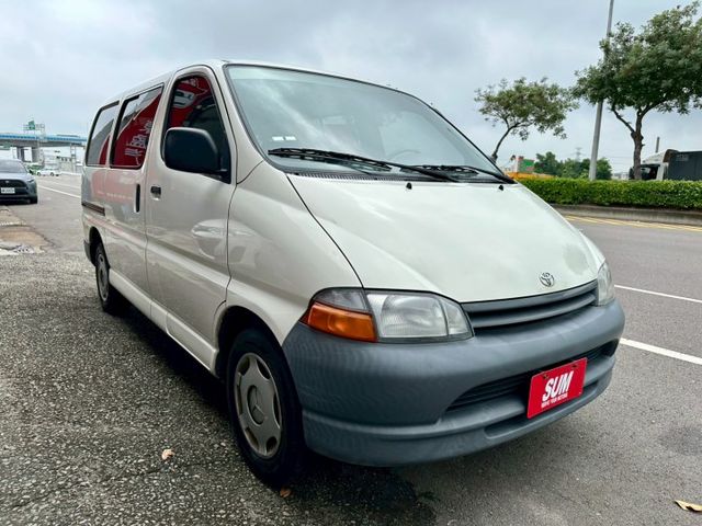 僅跑9萬 家庭用車 內外漂亮乾淨 車況好 看時車就知道~好載有力 載人載貨都好用 別錯過!!錯過就沒囉~趕緊預約來店賞車  第2張相片