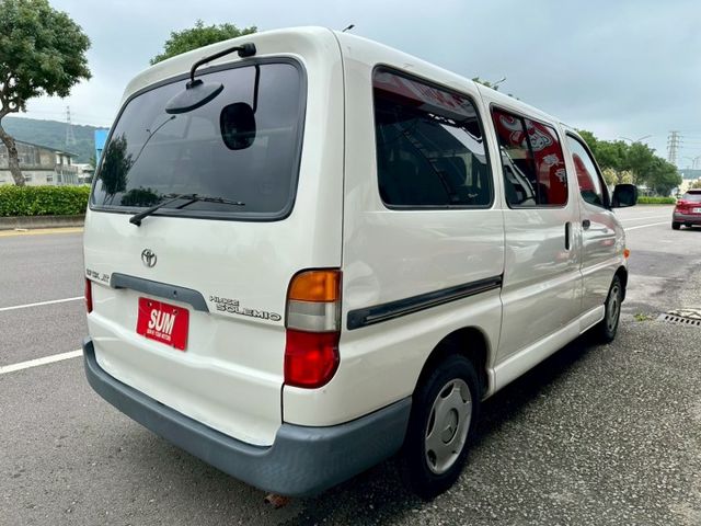 僅跑9萬 家庭用車 內外漂亮乾淨 車況好 看時車就知道~好載有力 載人載貨都好用 別錯過!!錯過就沒囉~趕緊預約來店賞車  第3張相片