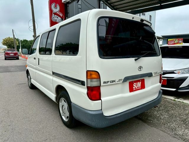 僅跑9萬 家庭用車 內外漂亮乾淨 車況好 看時車就知道~好載有力 載人載貨都好用 別錯過!!錯過就沒囉~趕緊預約來店賞車  第4張相片