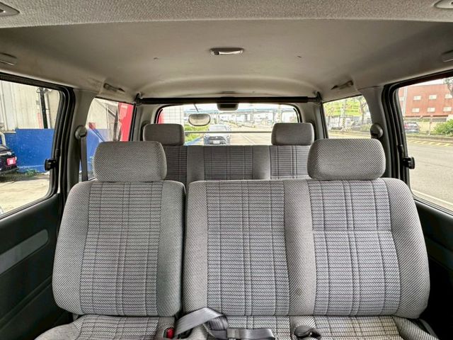 僅跑9萬 家庭用車 內外漂亮乾淨 車況好 看時車就知道~好載有力 載人載貨都好用 別錯過!!錯過就沒囉~趕緊預約來店賞車  第8張相片