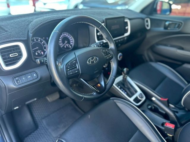 GLC版配備滿~LED頭燈日行燈尾燈 盲點 Qi無線充電 IKEY AppleCarPlay  車漂亮 趕緊來店賞車  第6張相片