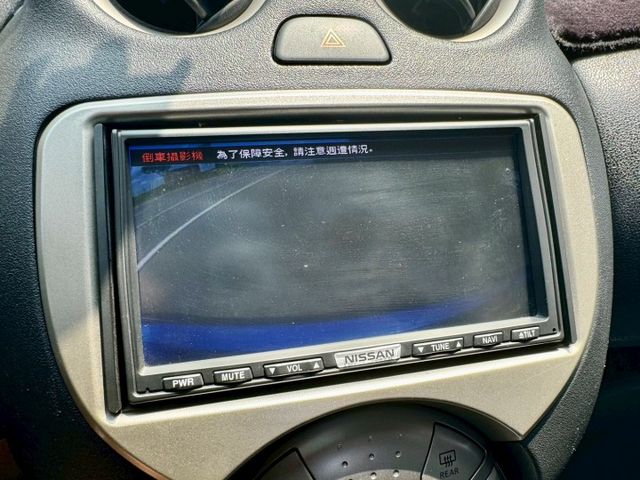 低里程 都車庫 家庭用車 載小朋友 跑市區 買菜停車都方便 好開省油 代步 開遠途也不是問題~內外乾淨 CP值高別錯過!  第12張相片