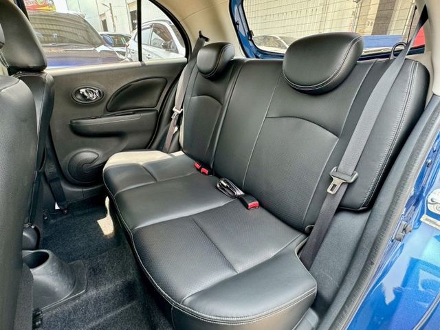 低里程 都車庫 家庭用車 載小朋友 跑市區 買菜停車都方便 好開省油 代步 開遠途也不是問題~內外乾淨 CP值高別錯過!  第15張相片