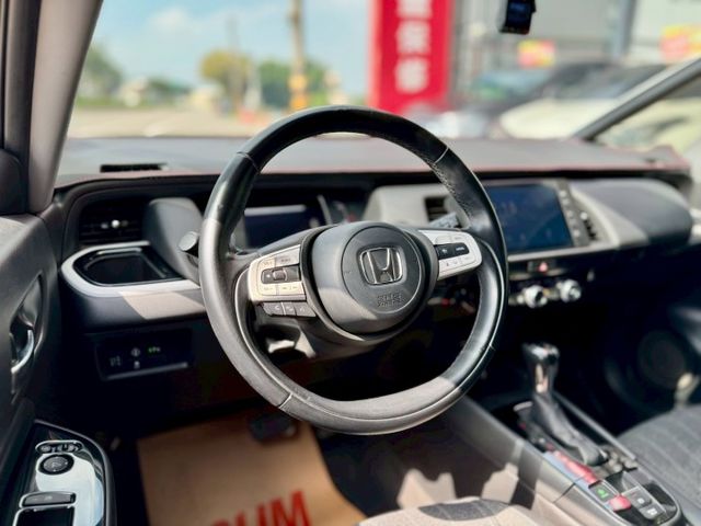 汽油版 車況好 車庫車 內外如新車 外觀型好看 內裝有質感～ACC 車道維持 LED頭尾燈 配備多  車漂亮 別錯過囉～  第5張相片