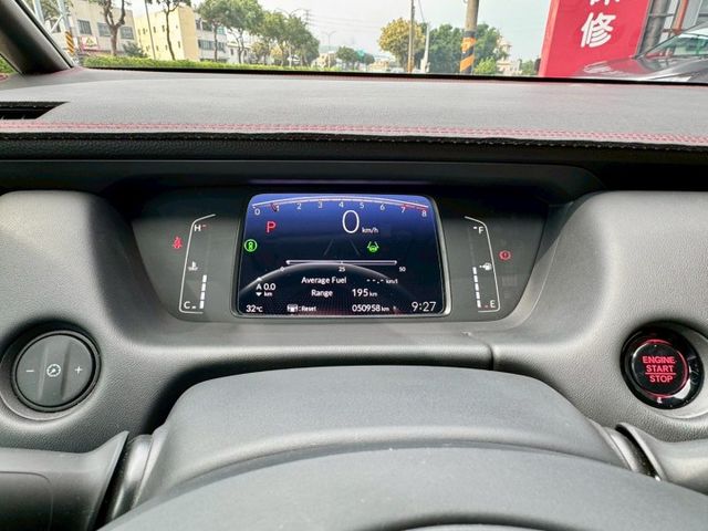 汽油版 車況好 車庫車 內外如新車 外觀型好看 內裝有質感～ACC 車道維持 LED頭尾燈 配備多  車漂亮 別錯過囉～  第6張相片