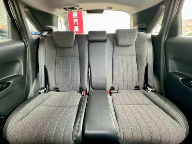 汽油版 車況好 車庫車 內外如新車 外觀型好看 內裝有質感～ACC 車道維持 LED頭尾燈 配備多  車漂亮 別錯過囉～  第8張相片