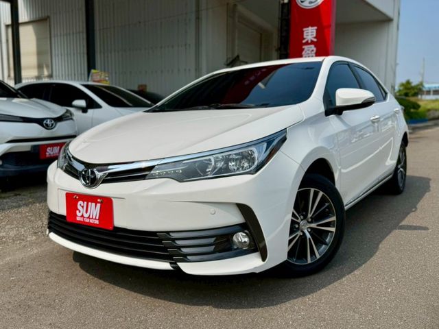 尊爵版 車況好 配備滿！ikey 摸門 盲點 定速 左右切換車道輔助鏡頭 抬頭顯示器 倒車顯影  導航 車漂亮 別錯過～  第1張相片