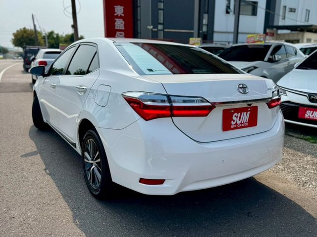 尊爵版 車況好 配備滿！ikey 摸門 盲點 定速 左右切換車道輔助鏡頭 抬頭顯示器 倒車顯影  導航 車漂亮 別錯過～  第4張相片