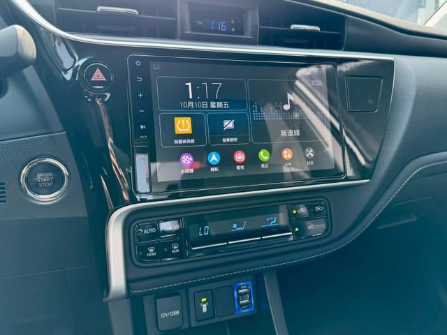 尊爵版 車況好 配備滿！ikey 摸門 盲點 定速 左右切換車道輔助鏡頭 抬頭顯示器 倒車顯影  導航 車漂亮 別錯過～  第10張相片