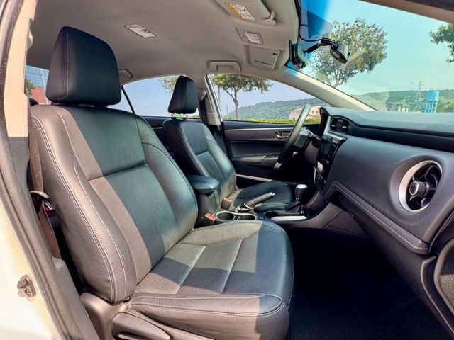 尊爵版 車況好 配備滿！ikey 摸門 盲點 定速 左右切換車道輔助鏡頭 抬頭顯示器 倒車顯影  導航 車漂亮 別錯過～  第18張相片