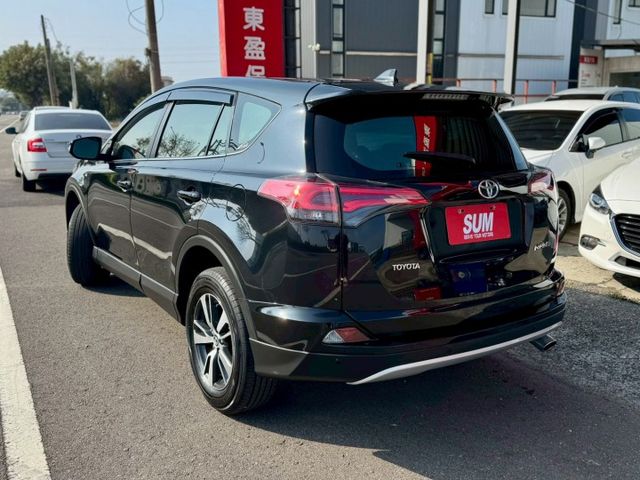 尊爵版 ACC跟車 AEB自動煞停 車道偏離 LED頭尾燈 電動椅 IKEY摸門 抬頭顯 CARPLAY配備滿!車況讚  第3張相片