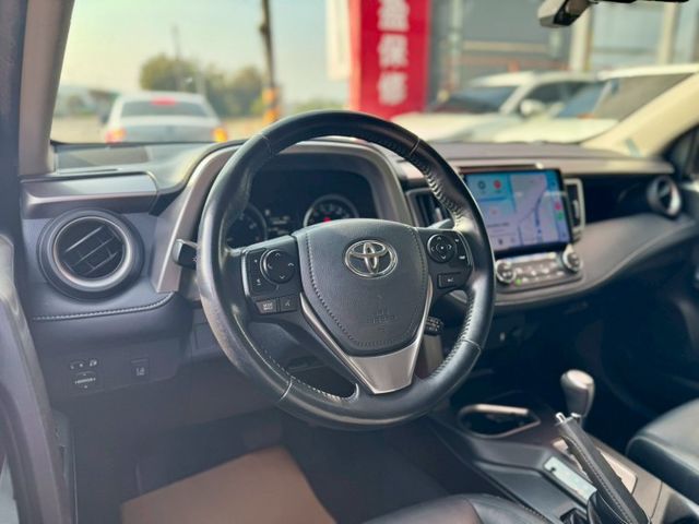 尊爵版 ACC跟車 AEB自動煞停 車道偏離 LED頭尾燈 電動椅 IKEY摸門 抬頭顯 CARPLAY配備滿!車況讚  第5張相片