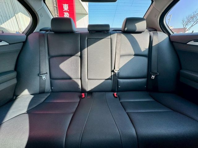 柴油520d 省油馬力足夠 好開舒適又安靜沒什麼毛病 房車舒適座駕 車況美有在顧車就是不一樣～ 實車比照片漂亮！別錯過～  第8張相片