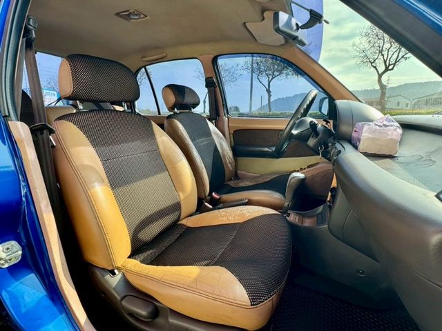 省油又好停車 低哩程 車況優的啦～機車價而已 擋風擋雨 冬天吹暖氣 夏天吹冷氣 買回去定期保養沒問題 趕緊預約來店賞車  第10張相片