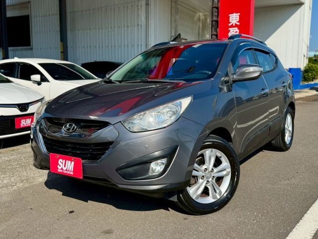 一手車 僅跑7萬~ 低里程車況好 還配安卓機 前後行車記錄器 倒車顯影等功能 便宜休旅車 好載又實用代步長途不是問題~  第1張相片