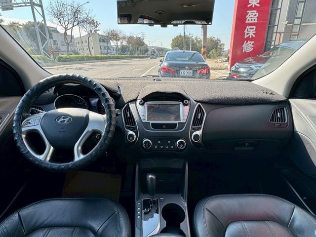 一手車 僅跑7萬~ 低里程車況好 還配安卓機 前後行車記錄器 倒車顯影等功能 便宜休旅車 好載又實用代步長途不是問題~  第7張相片