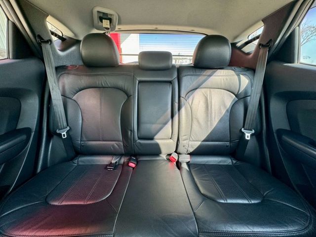 一手車 僅跑7萬~ 低里程車況好 還配安卓機 前後行車記錄器 倒車顯影等功能 便宜休旅車 好載又實用代步長途不是問題~  第8張相片