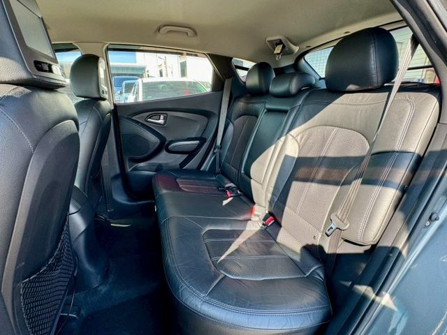 一手車 僅跑7萬~ 低里程車況好 還配安卓機 前後行車記錄器 倒車顯影等功能 便宜休旅車 好載又實用代步長途不是問題~  第11張相片