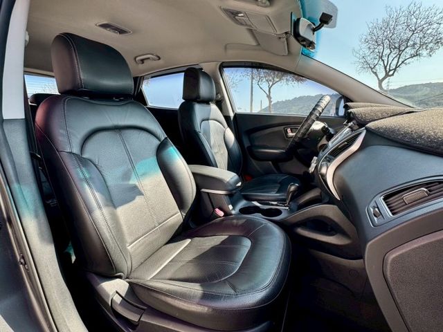 一手車 僅跑7萬~ 低里程車況好 還配安卓機 前後行車記錄器 倒車顯影等功能 便宜休旅車 好載又實用代步長途不是問題~  第12張相片