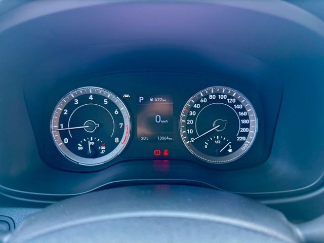 僅跑1萬~別錯過!珍妮佛 黃 限量版 GLB版 盲點 Qi無線充 車道偏離 倒車顯影 Carplay 真皮方向盤 車漂亮  第6張相片