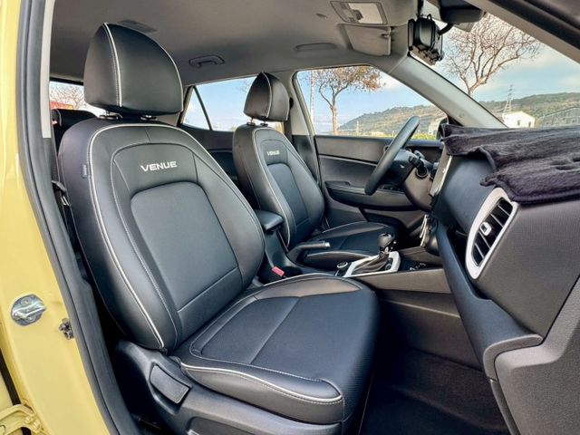 僅跑1萬~別錯過!珍妮佛 黃 限量版 GLB版 盲點 Qi無線充 車道偏離 倒車顯影 Carplay 真皮方向盤 車漂亮  第18張相片