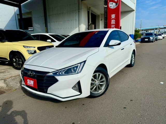 韓系轎車 年輕人的最愛~好開省油外型流線不過時 車子穩定性好 空間大 好顧好養 車況好別錯過!! 趕緊預約來店賞車~  第1張相片