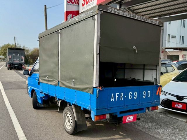 低里程 僅跑7萬 錯過就沒囉~手排好開有力 好載又好用 帆布棚 載貨載工具不怕風吹日曬下雨天 車況好 趕緊預約來店賞車!  第4張相片