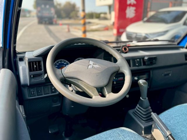 低里程 僅跑7萬 錯過就沒囉~手排好開有力 好載又好用 帆布棚 載貨載工具不怕風吹日曬下雨天 車況好 趕緊預約來店賞車!  第5張相片