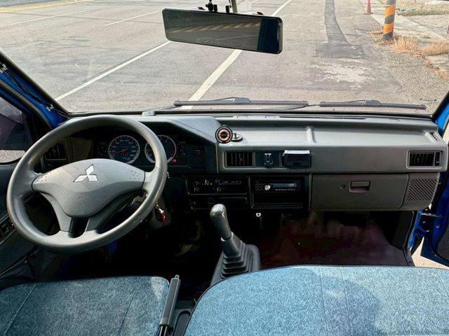 低里程 僅跑7萬 錯過就沒囉~手排好開有力 好載又好用 帆布棚 載貨載工具不怕風吹日曬下雨天 車況好 趕緊預約來店賞車!  第7張相片