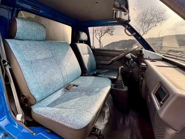 低里程 僅跑7萬 錯過就沒囉~手排好開有力 好載又好用 帆布棚 載貨載工具不怕風吹日曬下雨天 車況好 趕緊預約來店賞車!  第9張相片