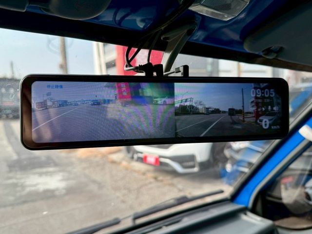 低里程 僅跑7萬 錯過就沒囉~手排好開有力 好載又好用 帆布棚 載貨載工具不怕風吹日曬下雨天 車況好 趕緊預約來店賞車!  第11張相片