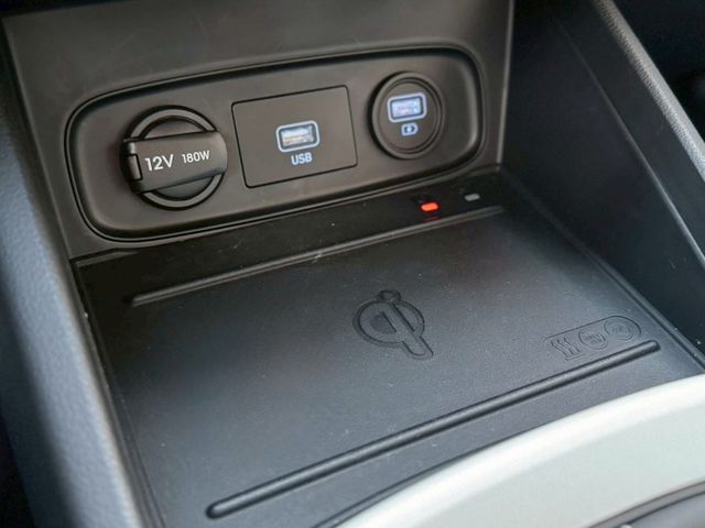 黑白雙色 GLB版 Qi無線充 Carplay 車道偏離 定速 免鑰匙 倒車顯影等配備 好停車 好開省油 外型流線好看～  第13張相片