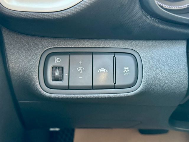 黑白雙色 GLB版 Qi無線充 Carplay 車道偏離 定速 免鑰匙 倒車顯影等配備 好停車 好開省油 外型流線好看～  第15張相片