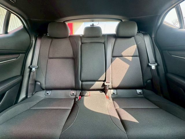 Carbon Edition 原廠保養 4條全新胎 LED頭尾燈 ACC全速域 車道偏離 半自動駕駛輔助 盲點 IKEY  第8張相片