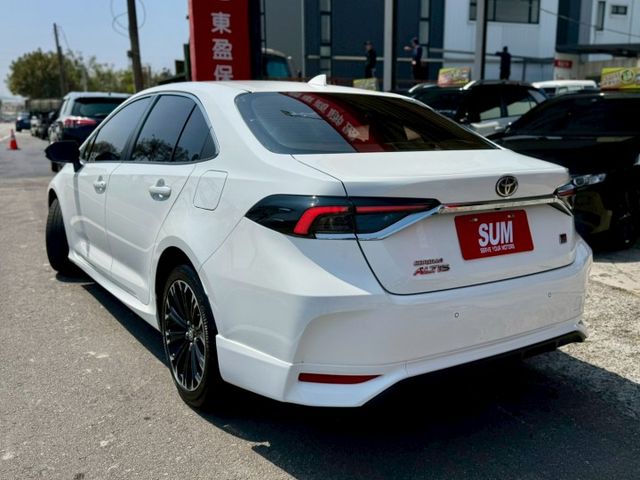 小改款 12.3吋數位儀表 GR專屬套件 紅黑內裝 盲點 LED頭尾燈 換擋撥片 Carplay IKEY ACC全速域  第3張相片