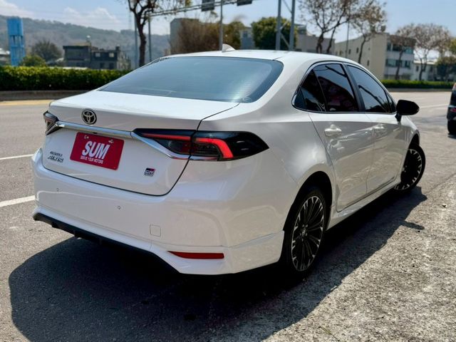 小改款 12.3吋數位儀表 GR專屬套件 紅黑內裝 盲點 LED頭尾燈 換擋撥片 Carplay IKEY ACC全速域  第4張相片